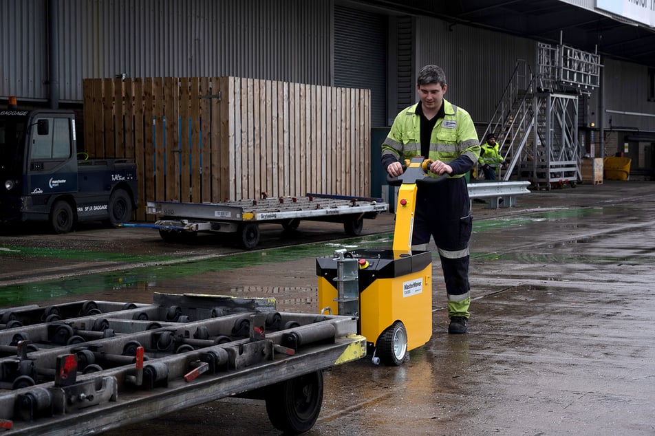 Manchester Airport_TOW300 Outdoor Airport Yard