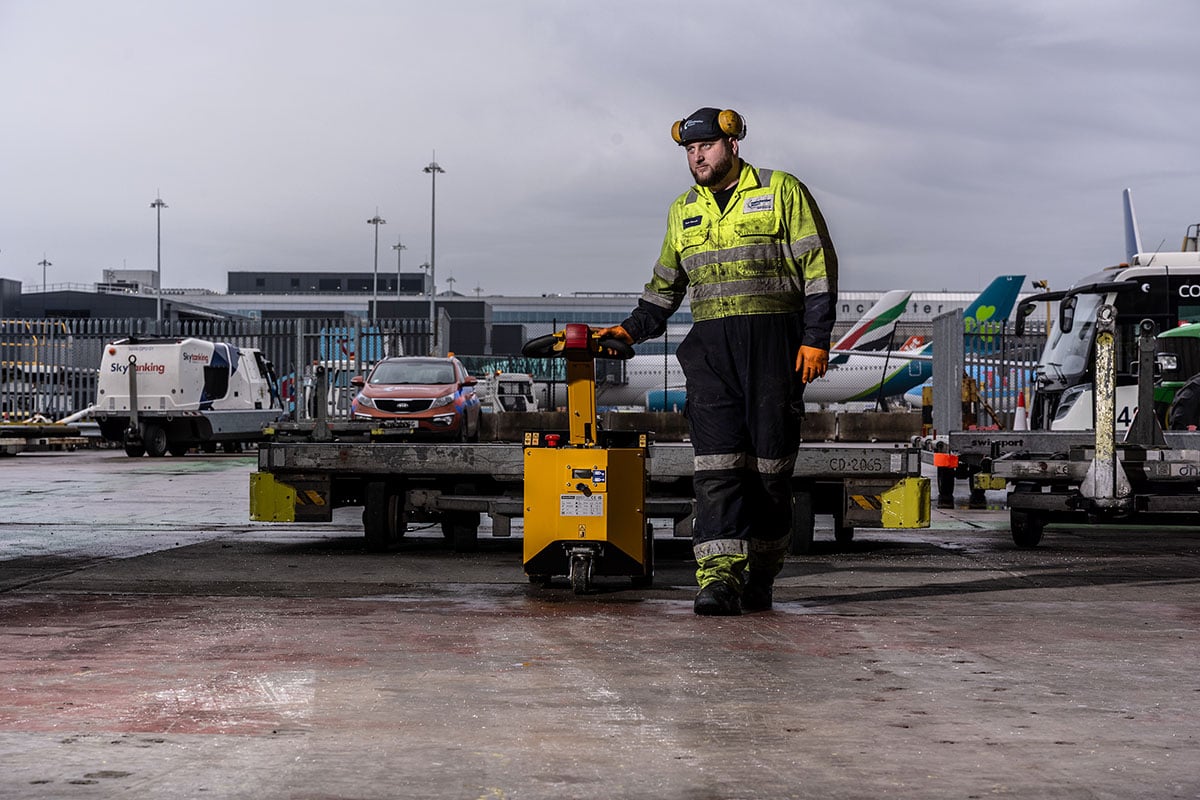 Manchester Airport_TOW300_Outdoor_1200