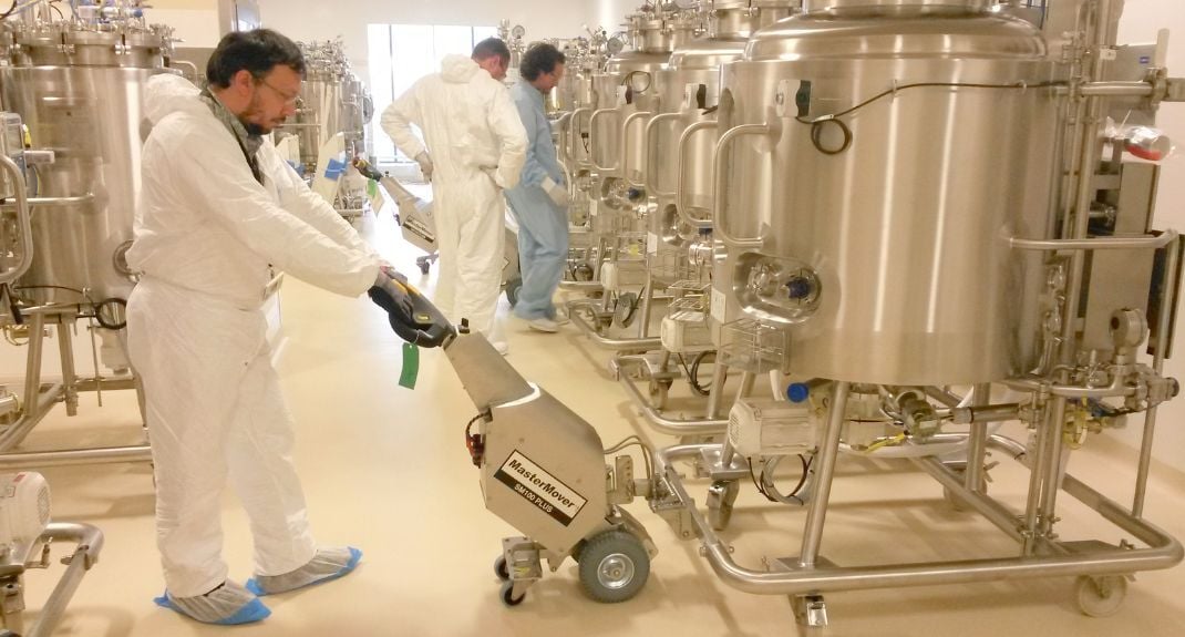 SM100 stainless steel moving stillages at GSK