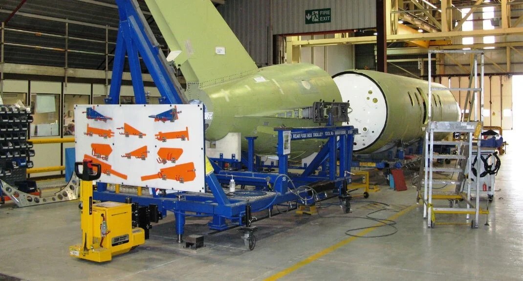 mastertug-aerospace-oem-Airbus-Hawker-Beechcraft
