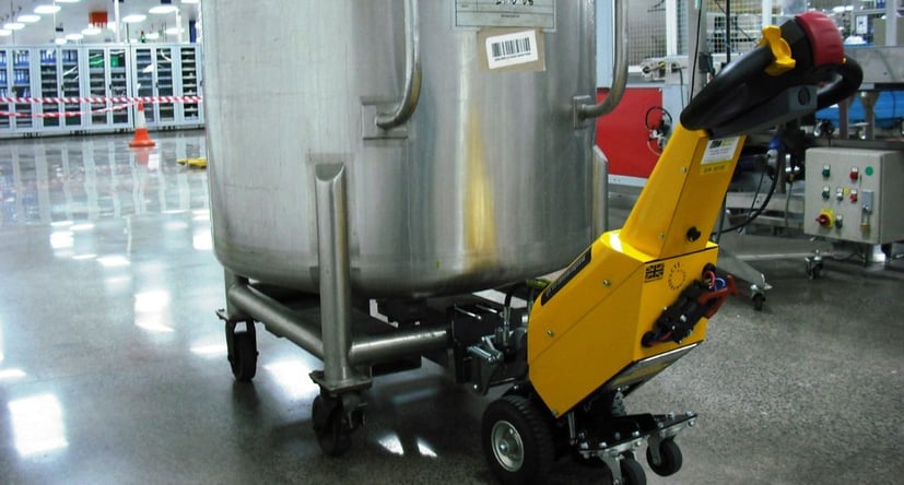 SmartMover SM100+ moving a mixing vat