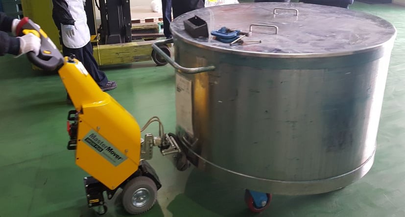 SmartMover SM100+ moving a stainless steel vessel