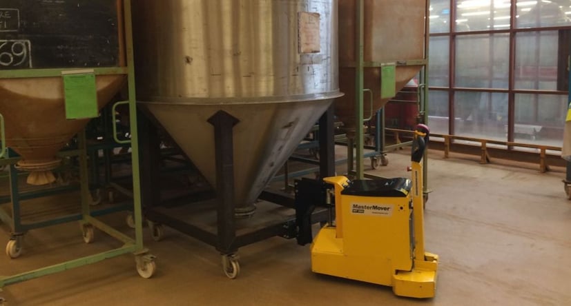 MasterTug MT300 moving a vat 