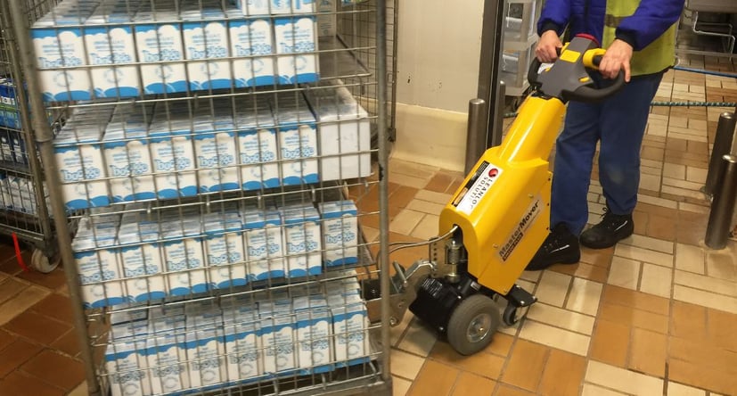 SmartMover SM100 moving package drinks cartons on a trolley