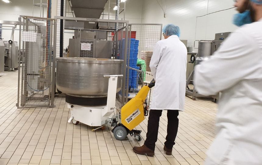 SmartMover SM100+ moving food processing vats