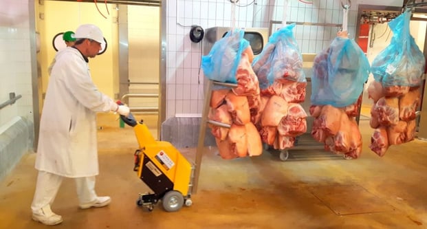 SmartMover SM100TOW moving carcases along a processing line