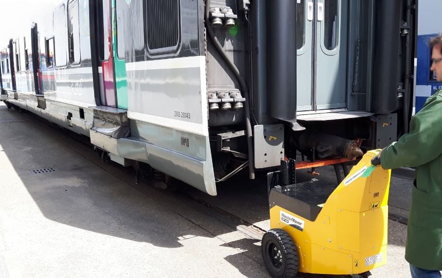 AllTerrain ATP400 bewegt einen Zug