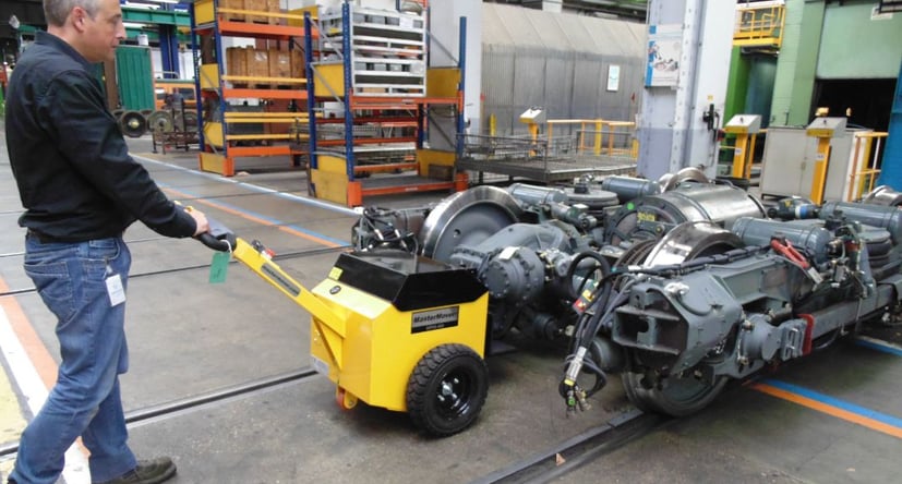 AllTerrain MP400 bewegt ein Drehgestell eines Zuges in der Produktion