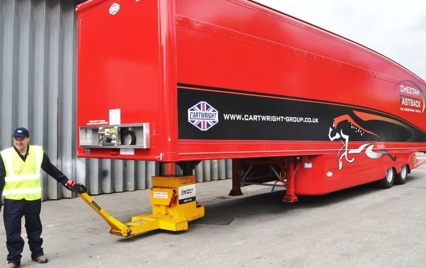 Trailer Moving System moving a Cartwright articulated lorry trailer