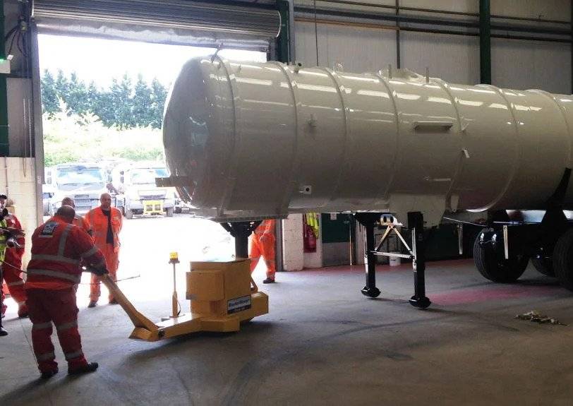 Trailer Moving System moving a Whale tanker trailer