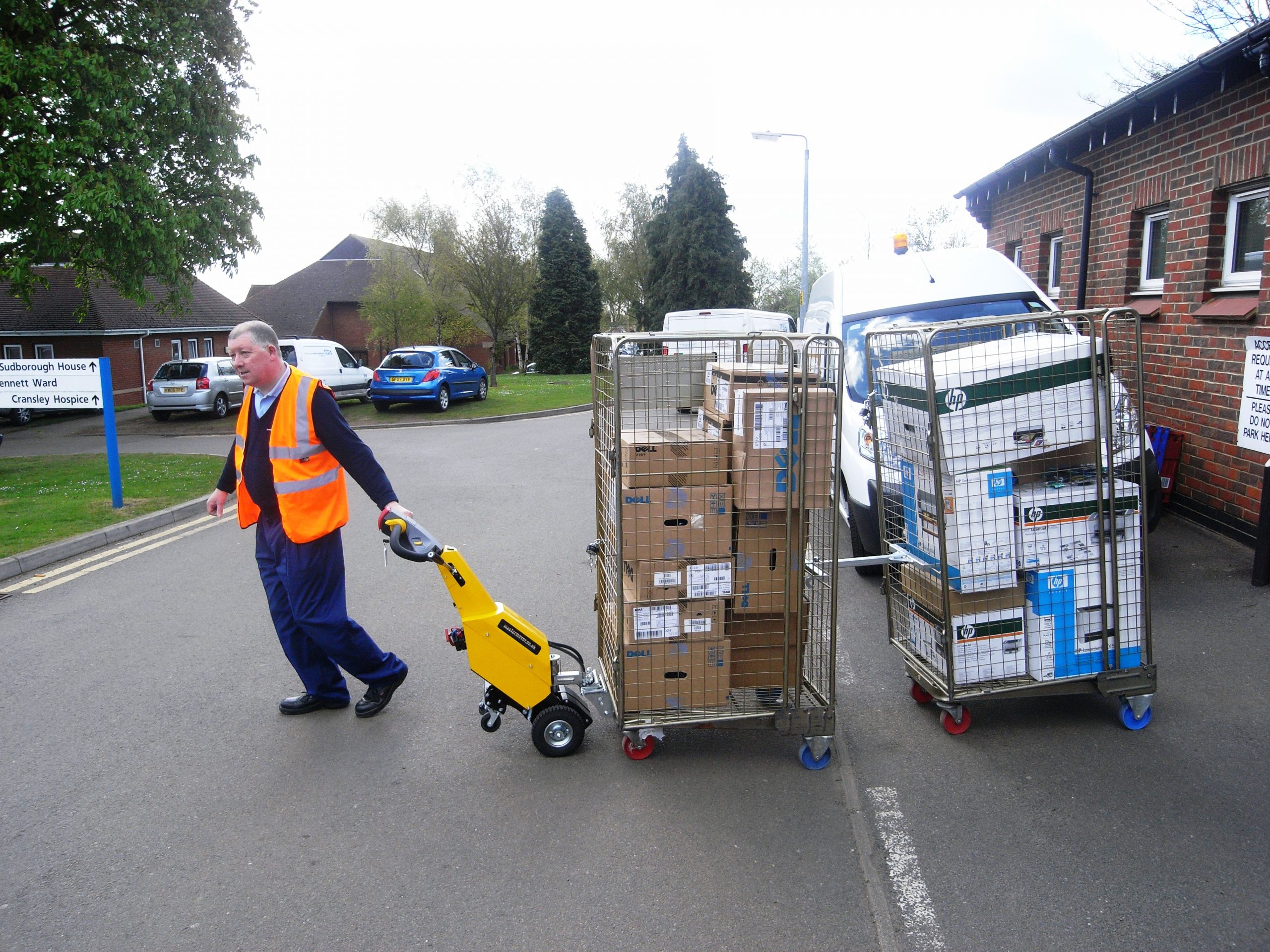 safer-facilities-management-with-roll-cage-mover